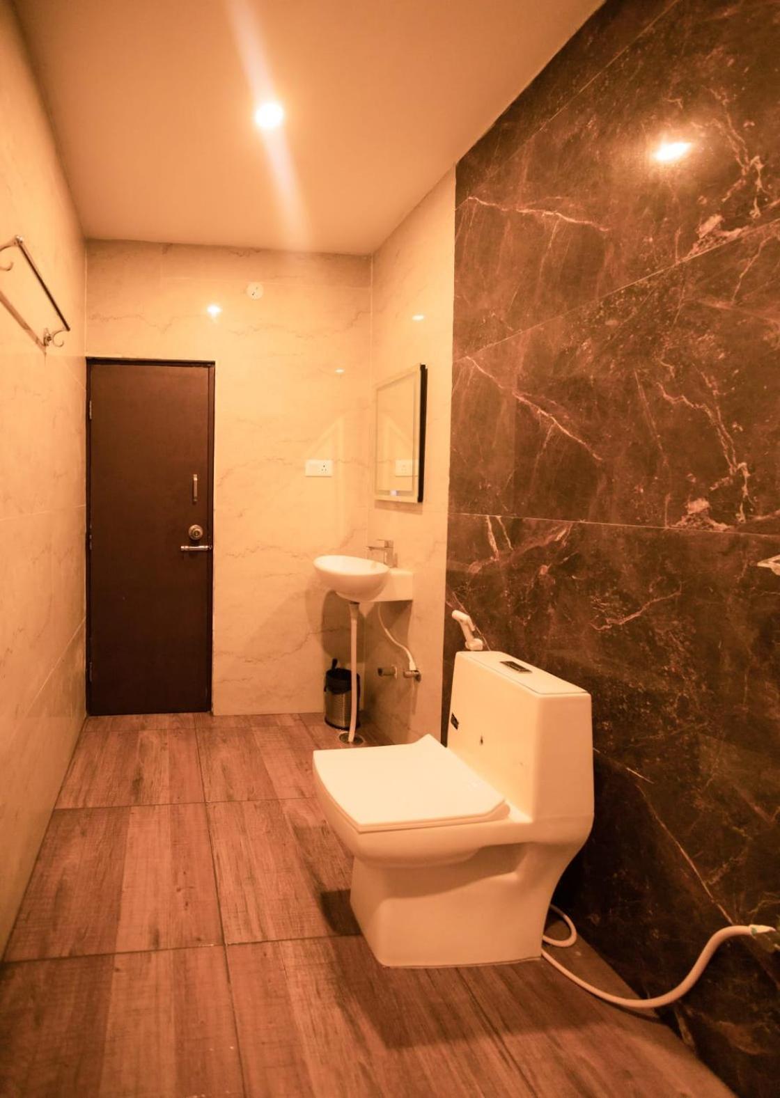Beestay Hotels Elite Park 티루파티 객실 사진