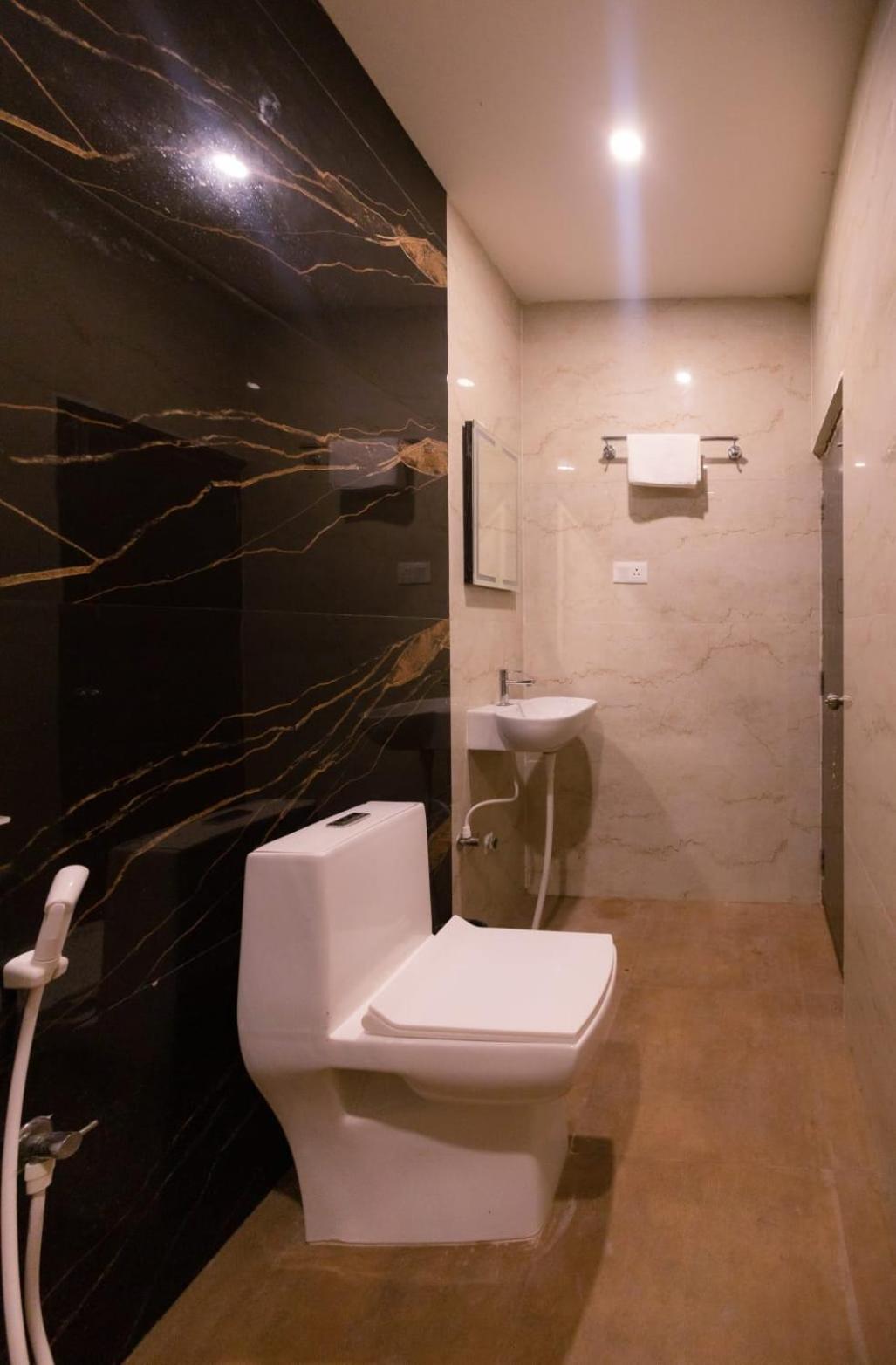 Beestay Hotels Elite Park 티루파티 객실 사진